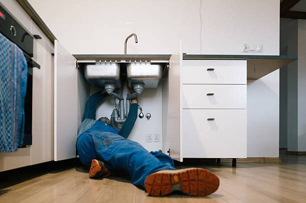 Professional Leak Detection technician working in Deer Park, TX